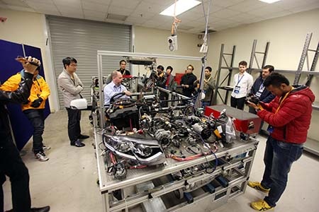 Ford mở rộng SYNC, tăng cường khả năng lái xe thông minh - 1 An
toàn với hệ thống cảnh báo mới