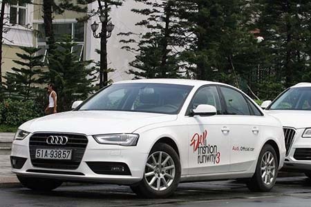 Đẹp Fashion chọn Audi A3 làm bạn đồng hành - 1 ĐẸP FASHION RUNWAY 3 chọn Audi A3 làm bạn đồnŧ hành