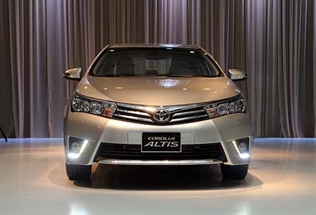 Toyota Altis 2014 khởi điểm từ 757 triệu đồng - 4 Toyota Altis 2014 khởi điểm từ 757 triệu đồng