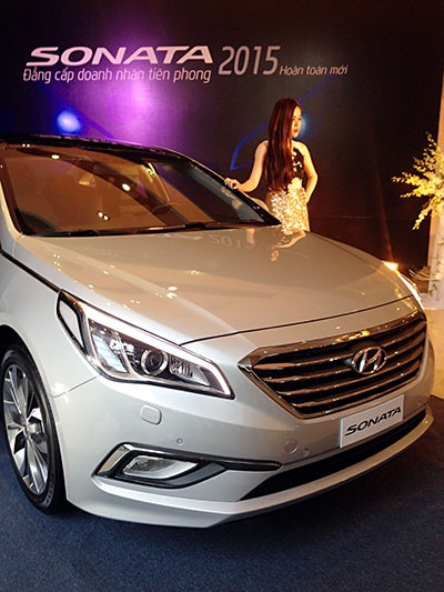 Hyundai Sonata 2015 có giá 1,06 tỷ đồng - 6 Thiết kế đèn chiếu sáng ban ngày của Hyundai Sonata 2015