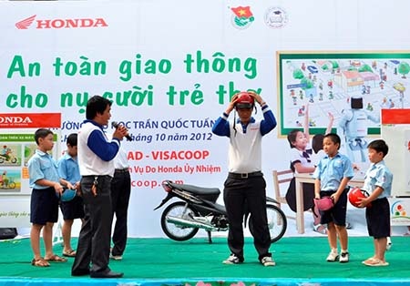Honda Việt Nam tuyên dương các HEAD xuất sắc nhất trong hoạt động LXAT - 2 HEAD Visacoop