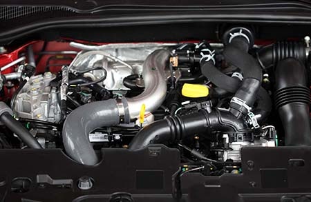 Renault Clio RS âm thầm có mặt tại Việt Nam - 3 Renault Clio RS âm thầm có mặt tại Việt Nam