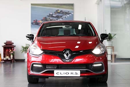 Renault Clio RS âm thầm có mặt tại Việt Nam - 16 Renault Clio RS âm thầm có mặt tại Việt Nam