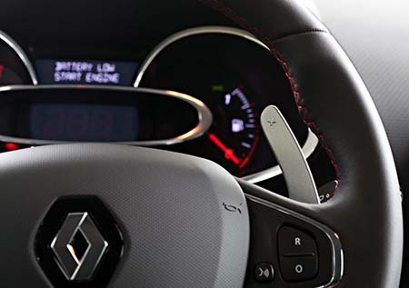 Renault Clio RS âm thầm có mặt tại Việt Nam - 7 Renault Clio RS âm thầm có mặt tại Việt Nam