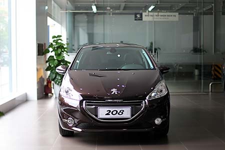 Peugeot 208 - Sự “khác biệt” tại Việt Nam - 9 Việt Hưng - Minh Thanh