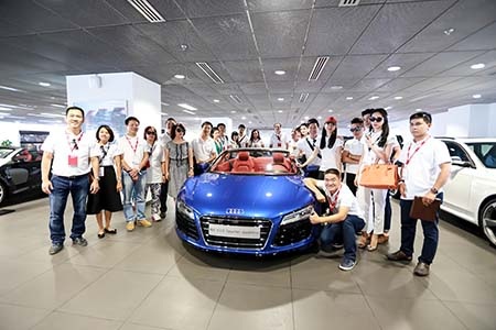 Audi Việt Nam đưa khách hàng đến Dubai trải nghiệm đua xe - 3 Audi Việt Nam đưa khách hàng đến Dubai trải nghiệm đua xe