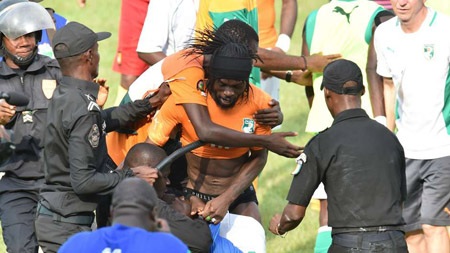 10 cú sốc trong làng bóng đá thế giới năm 2014