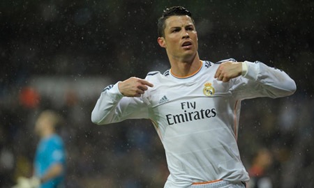 C.Ronaldo số 1 thế giới, Messi xếp dưới Neuer - 1 C.Ronaldo tiếp tục được vinh danh xuất sắc nhất