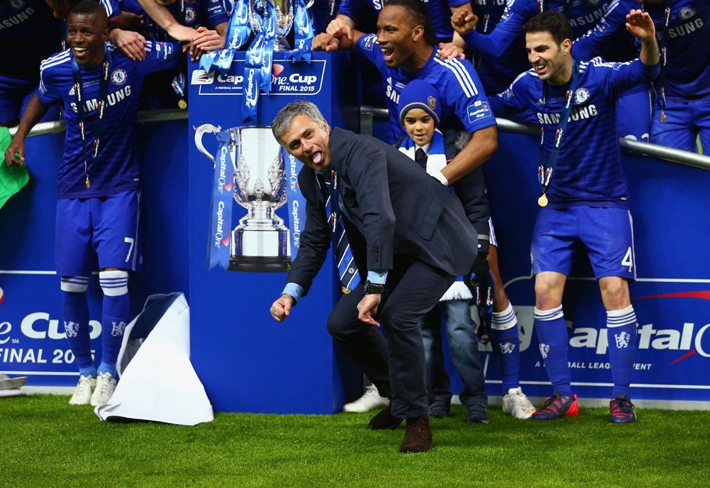Chelsea vỡ òa đón nhận danh hiệu đầu tiên dưới thời Mourinho - 7 Đó là lý do chiến lược gia này ăn mừng “như con nít” sau khi đăng quang