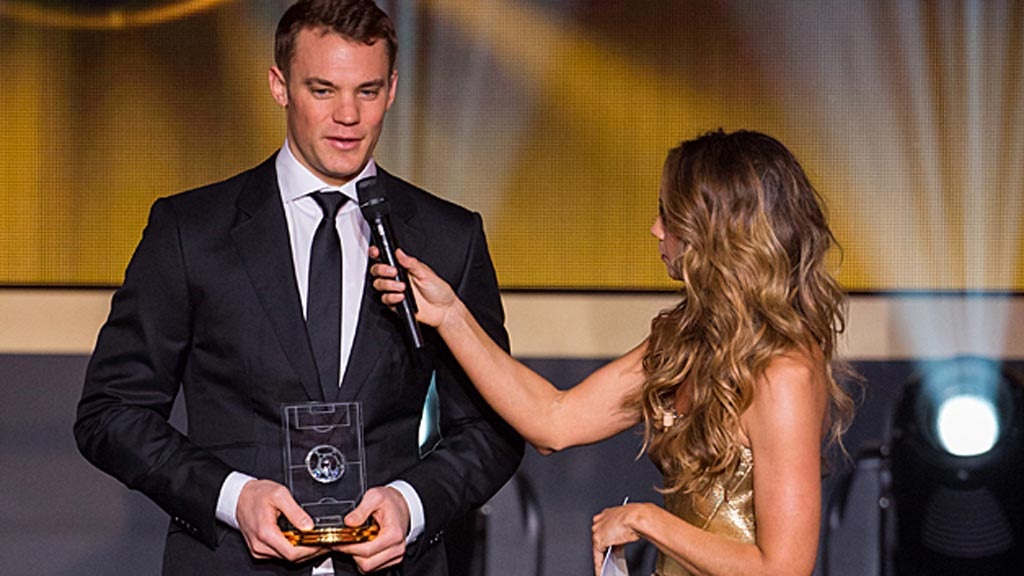 Manuel Neuer: Quả bóng đồng, chất lượng… vàng - 1 Manuel
Neuer chỉ về thứ 3 trong cuộc bầu chọn Quả bóng vàng