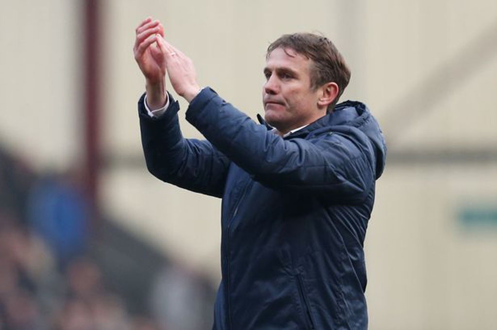 “Kẻ nổi loạn” ở hạng Ba lớn tiếng thách thức MU - 1 HLV Phil
Parkinson của Bradford City muốn gặp MU
