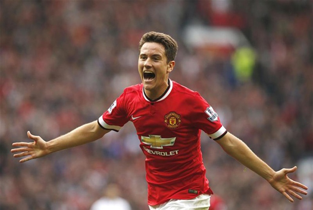 Đội hình trong mơ kết hợp giữa MU và Man City - 2 Ander Herrera được xem là truyền nhân của Paul Scholes
