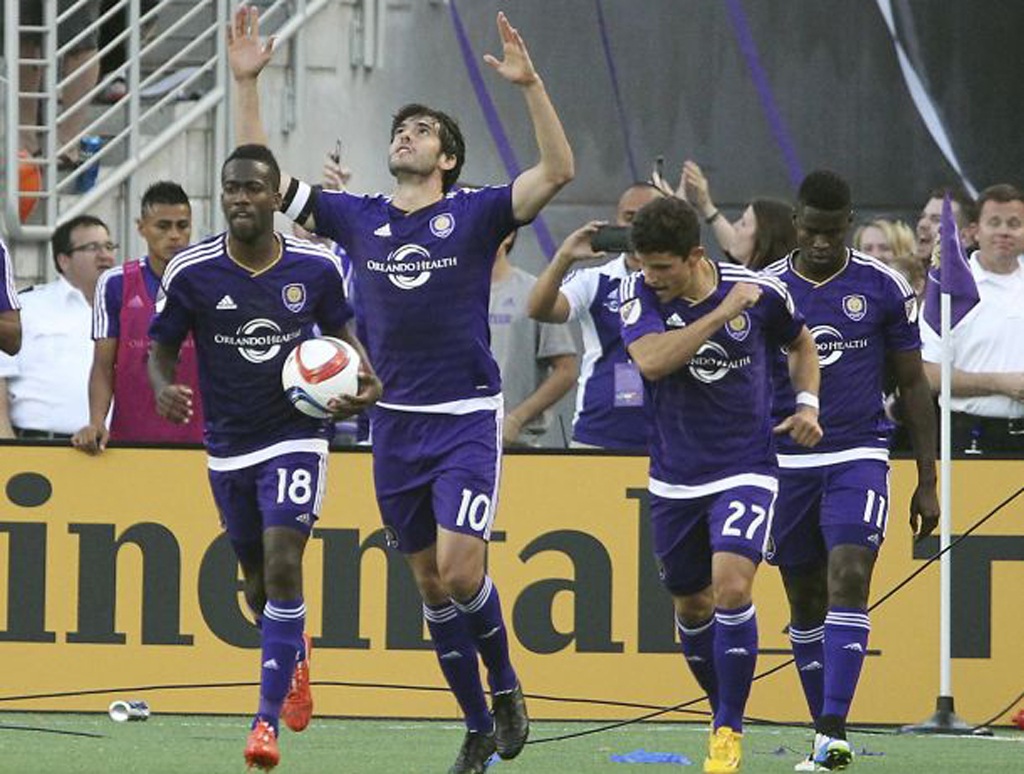 Kaka tiếp tục làm nổ tung cầu trường ở Mỹ - 1 Kaka tiếp tục tỏa sáng ở MLS