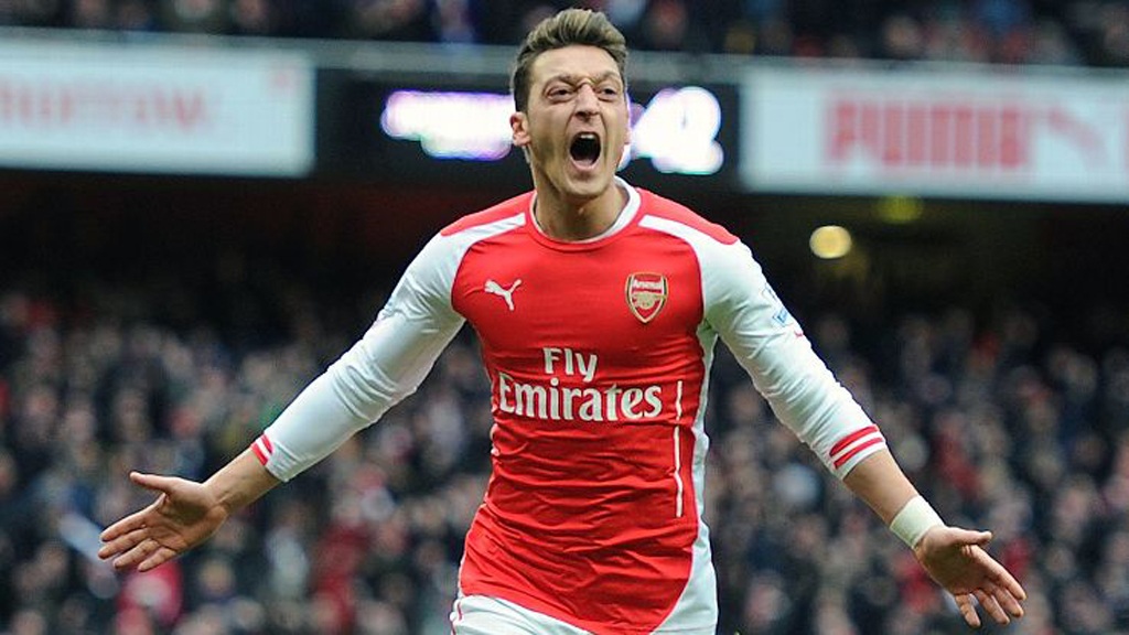 Mesut Ozil quyết vượt qua C.Ronaldo, Messi - 1 Mesut Ozil
tự tin sẽ giành Quả bóng vàng