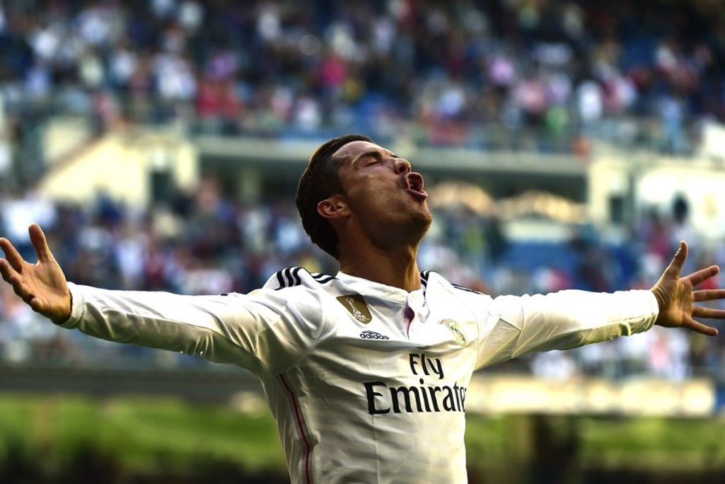 C.Ronaldo cân bằng kỷ lục hat-trick của Messi - 1 C.Ronaldo
ghi 5 bàn vào lưới Granada