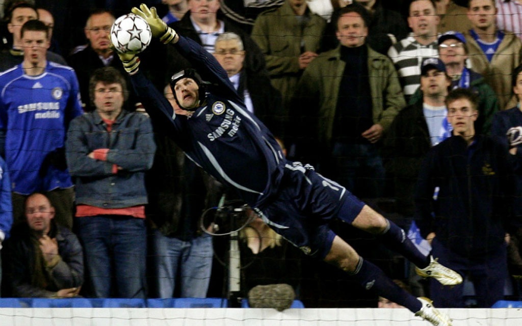 Siêu đội hình các học trò của HLV Mourinho - 1 Petr Cech luôn là chốt chặn trong khung gỗ của Chelsea