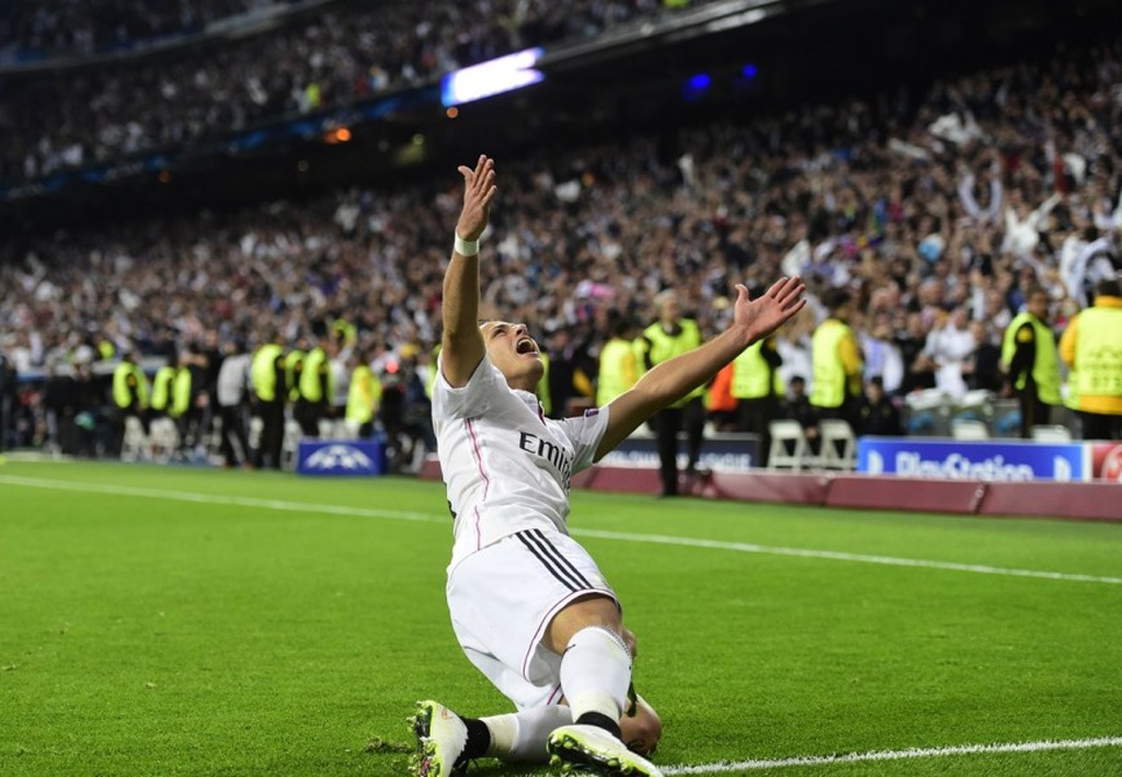 Henry cho rằng
đáng ra Chicharito nên tới ăn mừng với C.Ronaldo