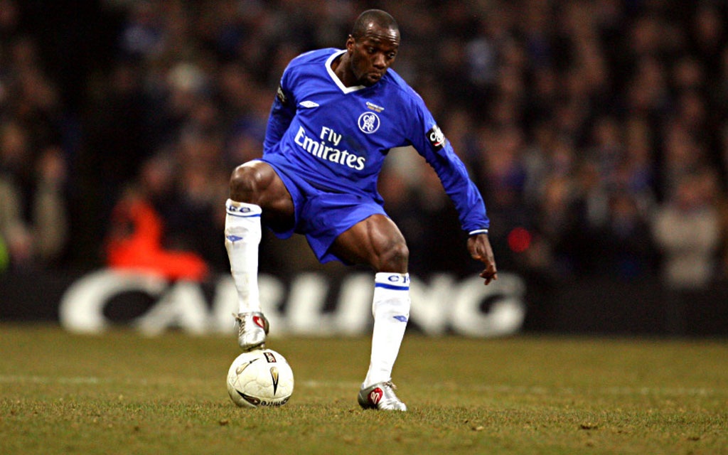 Siêu đội hình các học trò của HLV Mourinho - 2 Mourinho “nhào nặn” Makelele trở thành tiền vệ phòng ngự
hàng đầu thế giới