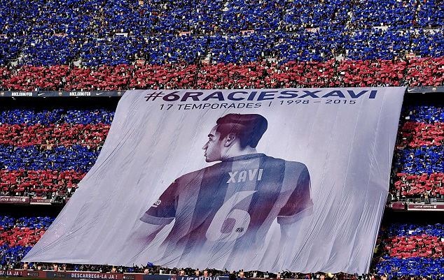 Xavi rơi lệ nói lời chia tay Barcelona - 2 H.Long