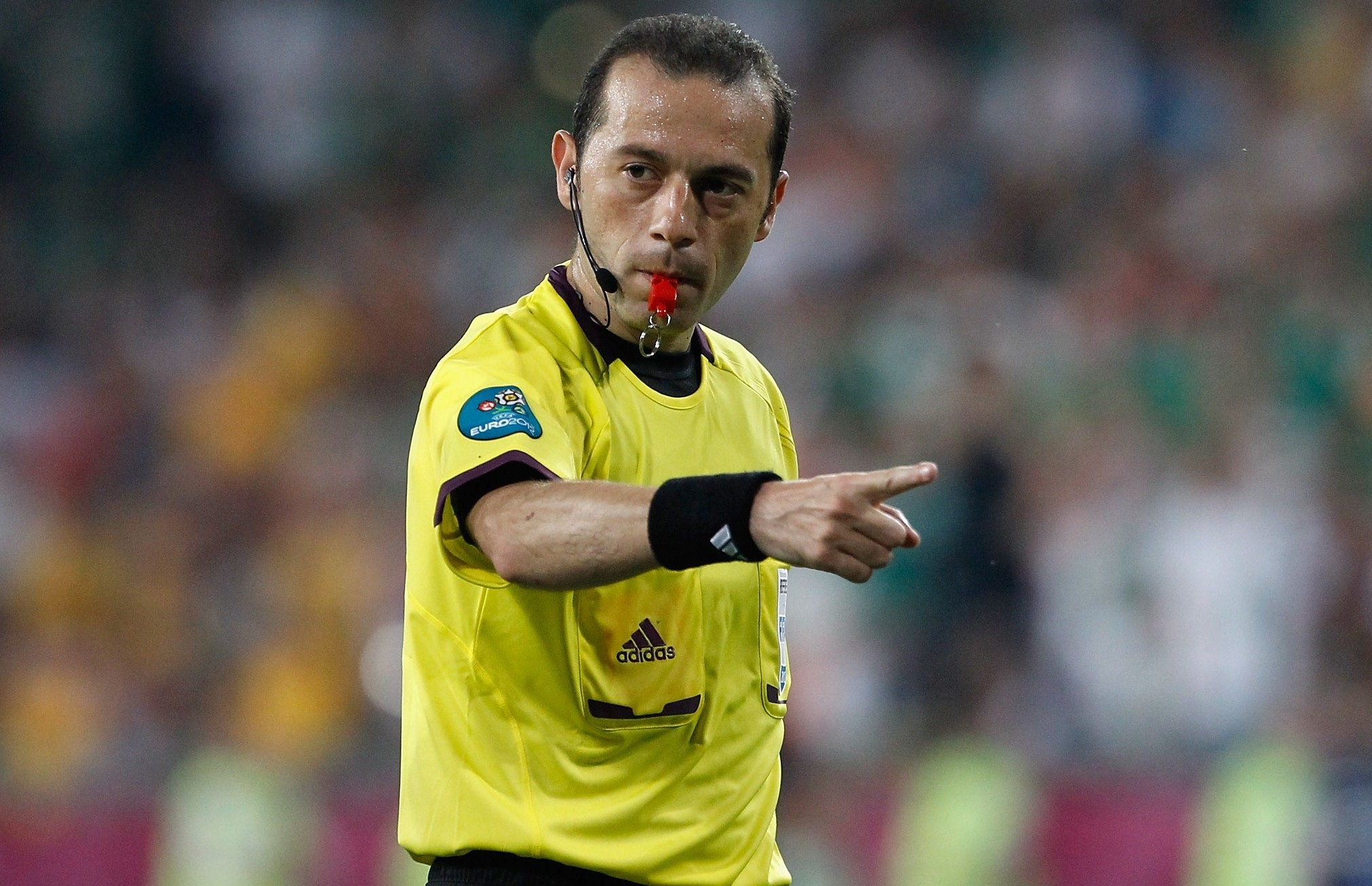 Lộ danh tính trọng tài cầm còi trận chung kết Champions League - 1 Trọng tài Cuneyt
Cakir được bổ nhiệm bắt chính trận chung kết