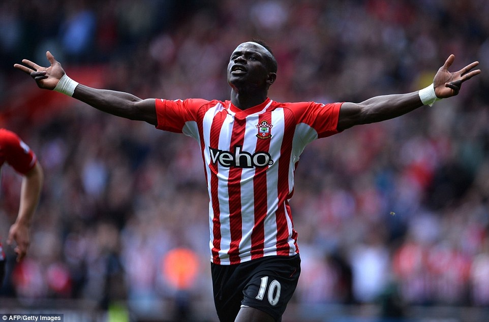 Xác lập kỷ lục hat-trick nhanh nhất ở Premier League - 1 Saidio Mane lập kỷ lục ghi hat-trick nhanh nhất Premier League