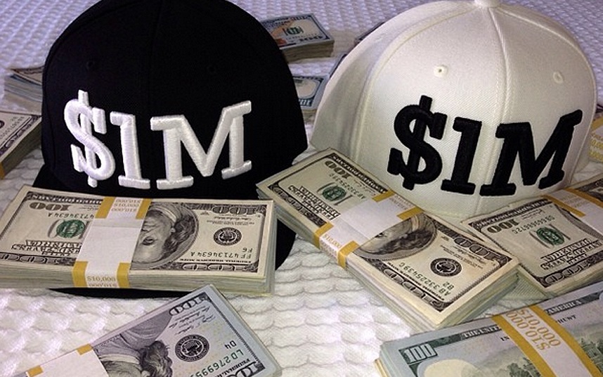 Mayweather: Tay chơi thượng hạng và sở thích... khoe tiền - 1 Mayweather thường khoe tiền trên mạng xã hội