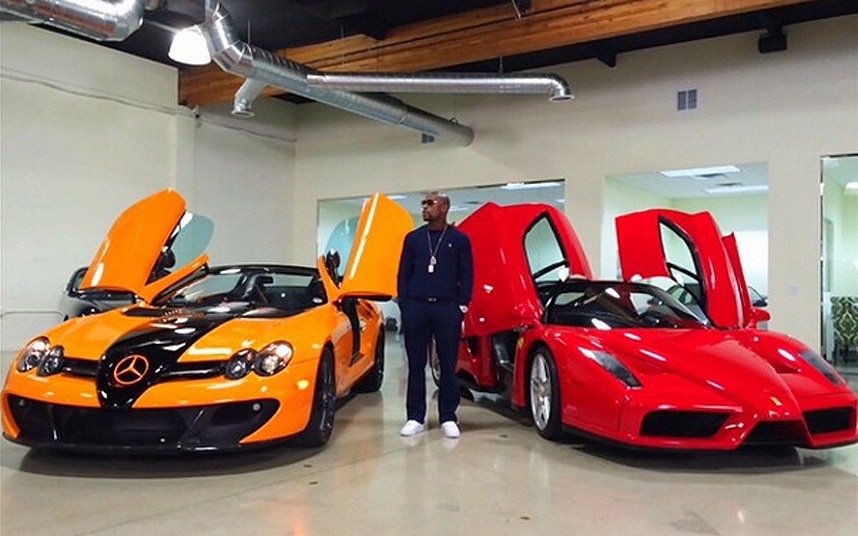 Mayweather: Tay chơi thượng hạng và sở thích... khoe tiền - 6 Tay đấm này sẽ hữu dàn xe siêu sang, thậm chí còn có cả máy
bay riêng