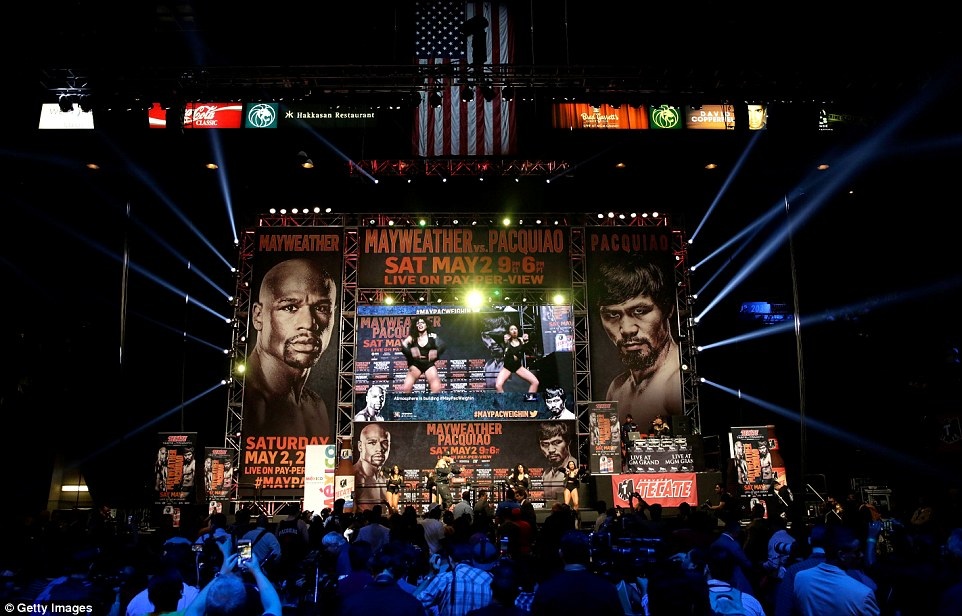Mayweather và Pacquiao “căng thẳng” trước đại chiến - 12 Hai võ sỹ đã sẵn sàng cho cuộc chiến. Vinh quang sẽ thuộc về ai?