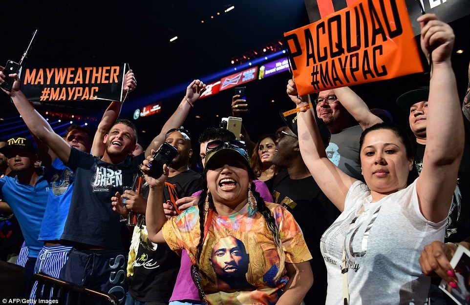 Mayweather và Pacquiao “căng thẳng” trước đại chiến - 9 Rất nhiều người ủng hộ của Pacquiao và Mayweather