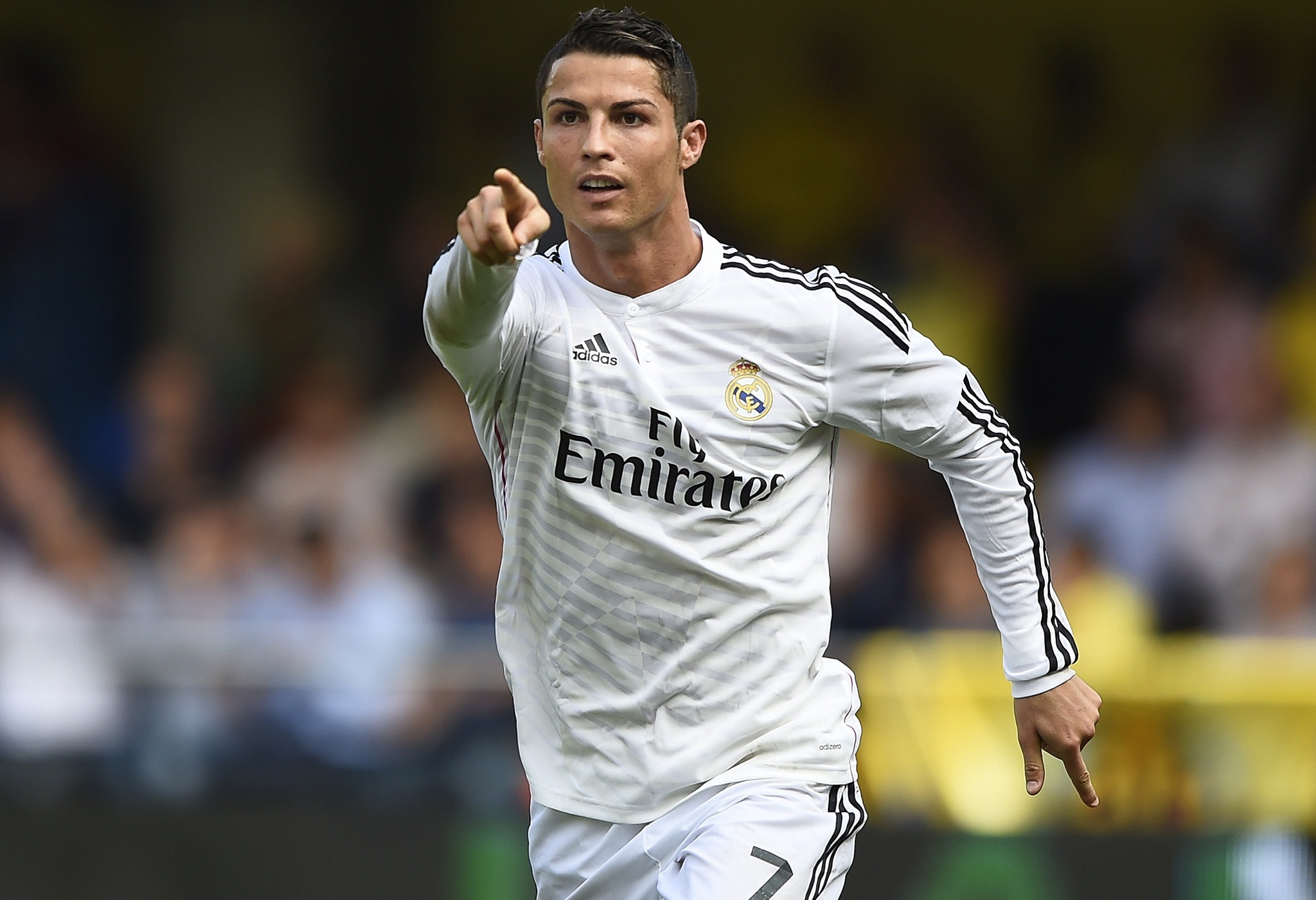 C.Ronaldo sẵn sàng rời Real Madrid - 1 C.Ronaldo
không vui trước viễn cảnh Benitez tới Real