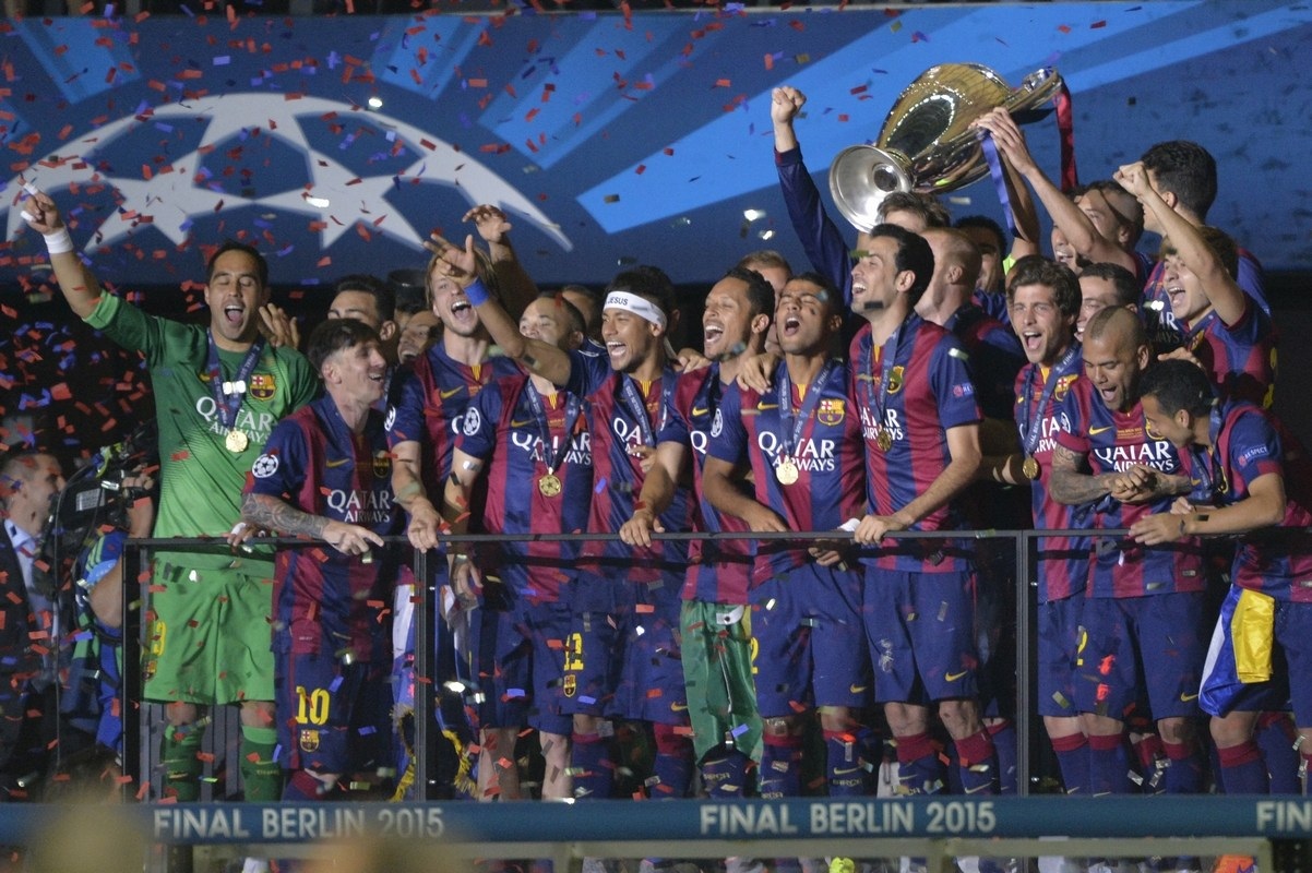 Chùm ảnh: Barcelona vỡ òa ăn mừng chức vô địch Champions League - 4 Khoảnh khắc
cả châu Âu đón chào nhà Vua Barcelona