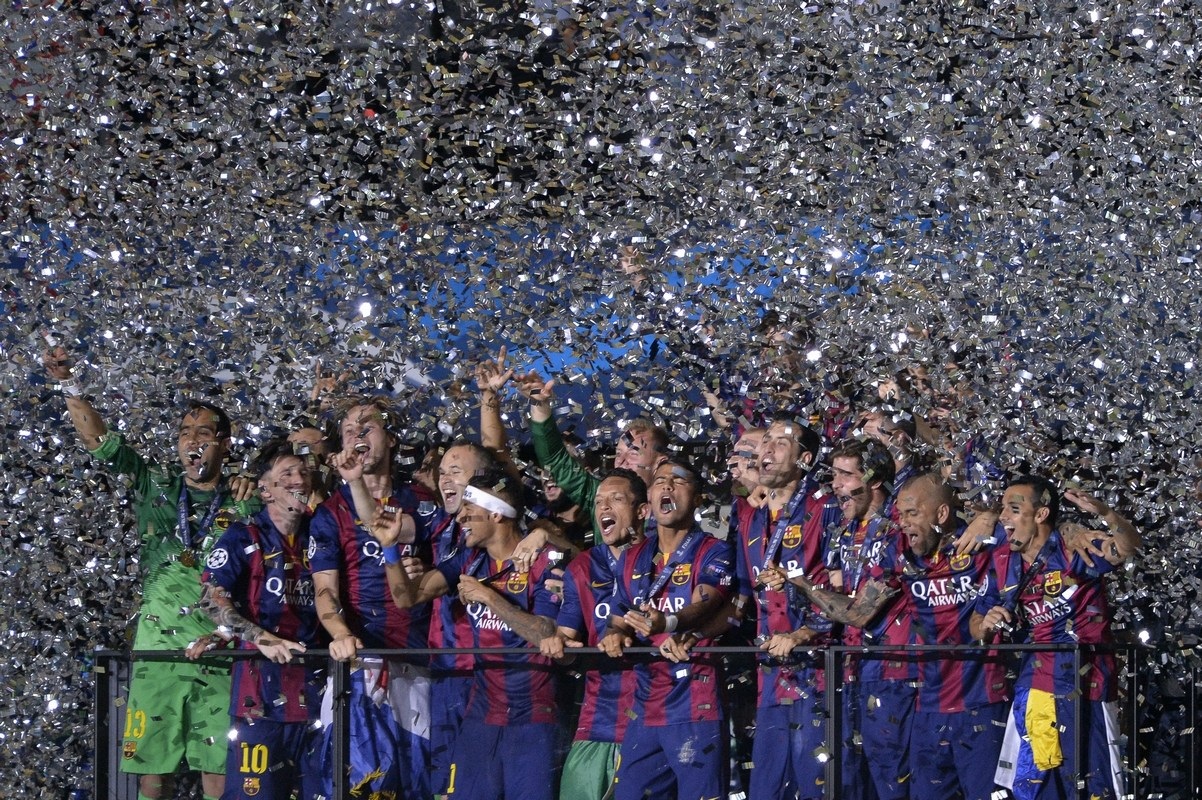 Chùm ảnh: Barcelona vỡ òa ăn mừng chức vô địch Champions League - 5 Khoảnh khắc
cả châu Âu đón chào nhà Vua Barcelona