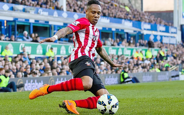 Nathaniel Clyne sắp gia nhập Liverpool