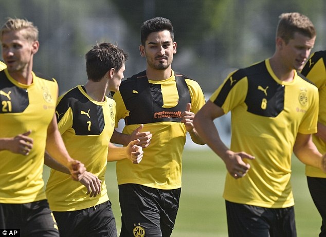 Từ chối MU, Gundogan chính thức ở lại Dortmund - 1 Gundogan
chính thức ở lại Dortmund