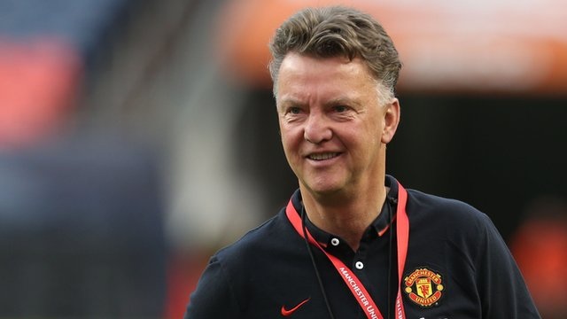 Chuyển nhượng mùa hè 2015: MU đi vào vết xe đổ của mình? - 2 HLV Van
Gaal đang đi vào vết xe đổ của chính mình?