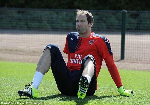 Petr Cech lần đầu tập luyện, sẵn sàng ra mắt Arsenal - 4 H.Long