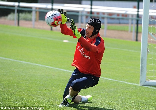 Petr Cech lần đầu tập luyện, sẵn sàng ra mắt Arsenal - 5 H.Long
