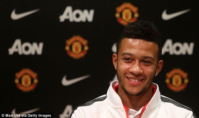 MU chính thức ra mắt Memphis Depay - 4 H.Long