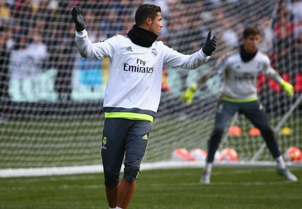 C.Ronaldo nổi giận, văng tục với Rafa Benitez - 1 C.Ronaldo không hài lòng với HLV Rafa Benitez
