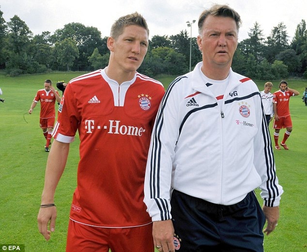 HLV Van Gaal sẽ tận dụng điểm mạnh của Schweinsteiger để giúp MU