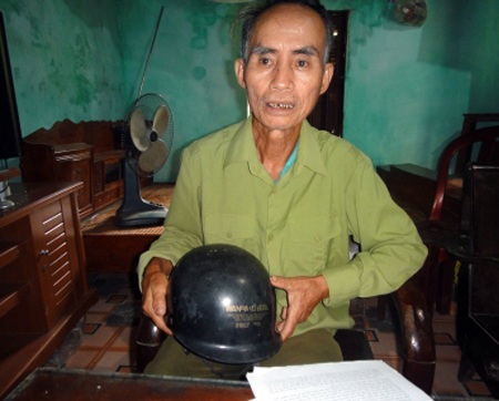 Ông Nguyễn Xuân Lứ và chiếc mũ kỷ vật gắn liền với những chiến công 
