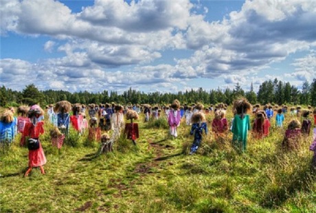 Lạ lùng “cánh đồng bù nhìn” ở Phần Lan - 2 Minh Anh