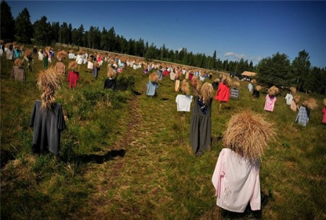 Lạ lùng “cánh đồng bù nhìn” ở Phần Lan - 7 Minh Anh