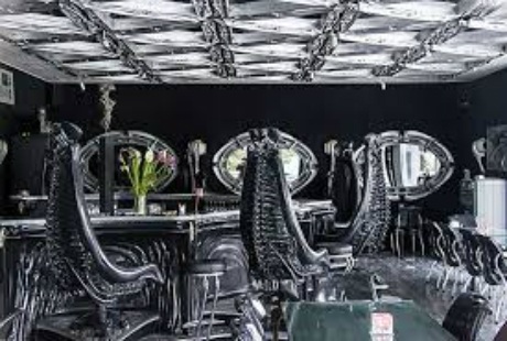 “Đột nhập” quán bar kỳ quái nhất thế giới