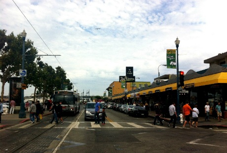 Những trái tim "lỗi nhịp" ở San Francisco - 5 Con phố trung tâm luôn đông đúc mỗi ngày
