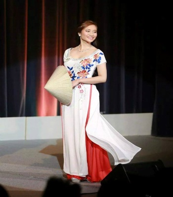 "Chát "với nữ sinh Việt "sắc và tài" tại Úc - 2 Theo