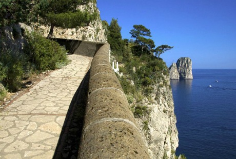 Ngắm cảnh ở cung đường đi bộ đẹp nhất hành tinh