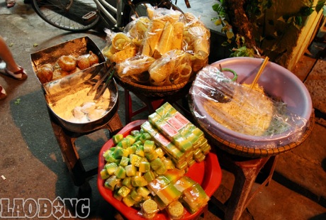 Hội An và những món ăn vặt “khó cưỡng” - 16 Chè Hội An ở khắp các con phố nhỏ