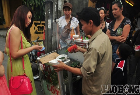 Hội An và những món ăn vặt “khó cưỡng” - 19 Hương vị của món bò lá lốt cũng rất khác