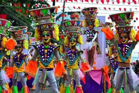 Độc đáo lễ hội "nụ cười màu mè" MassKara ở Philippines - 2 Độc đáo lễ hội nụ cười màu mè MassKara ở Philippines